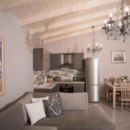 Lejlighed Stavros Boutique 2 *